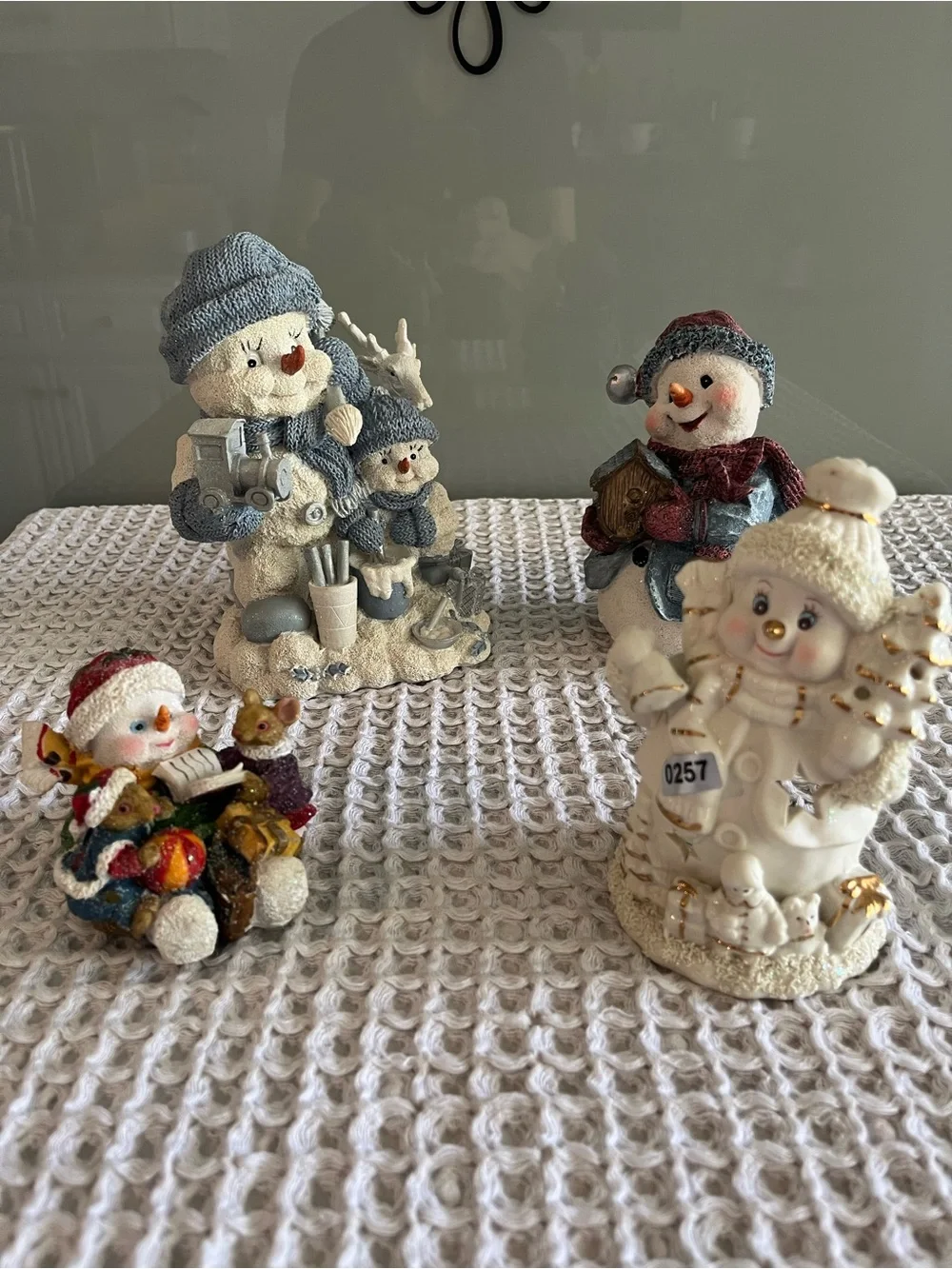 Set a 4 vintage Christmas snowman figurines, large snow, buddies and More 257